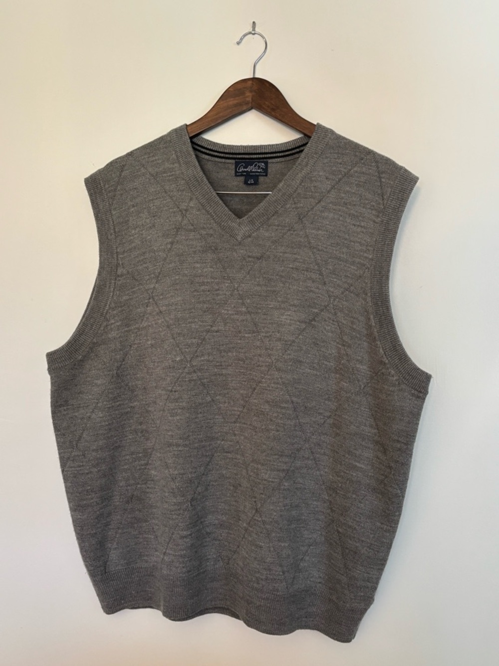 Arnold Palmer Gray V-Neck Knit Sweater Vest